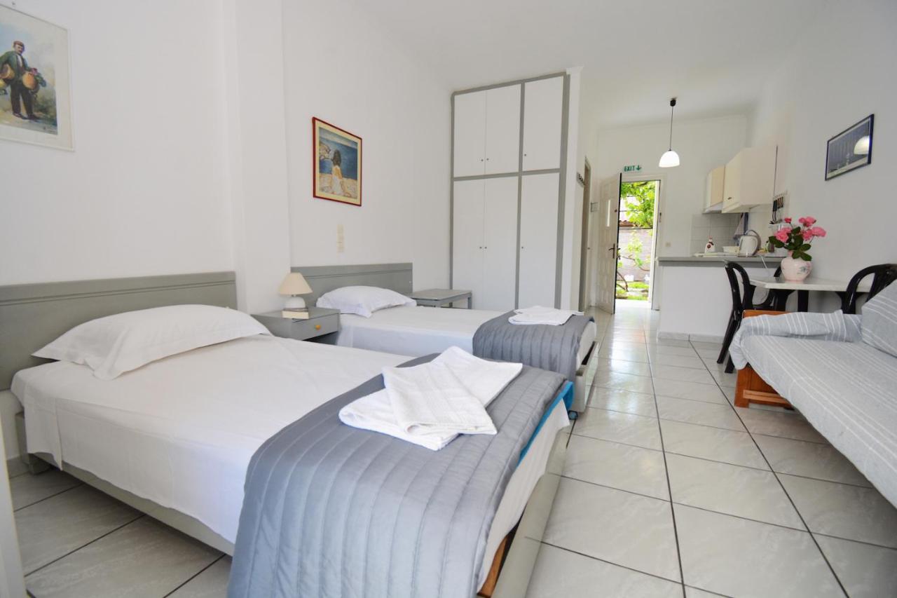 Dolphin Apt & Studios -Next To The Beach Roda  Ngoại thất bức ảnh