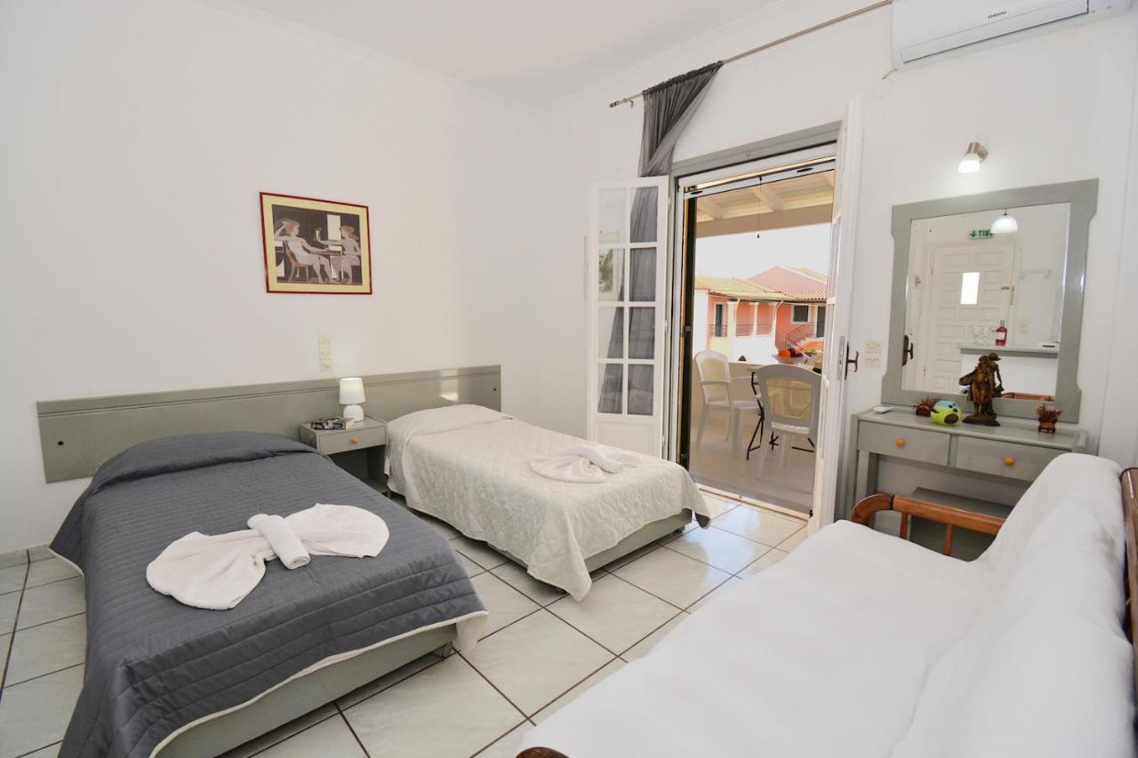 Dolphin Apt & Studios -Next To The Beach Roda  Ngoại thất bức ảnh