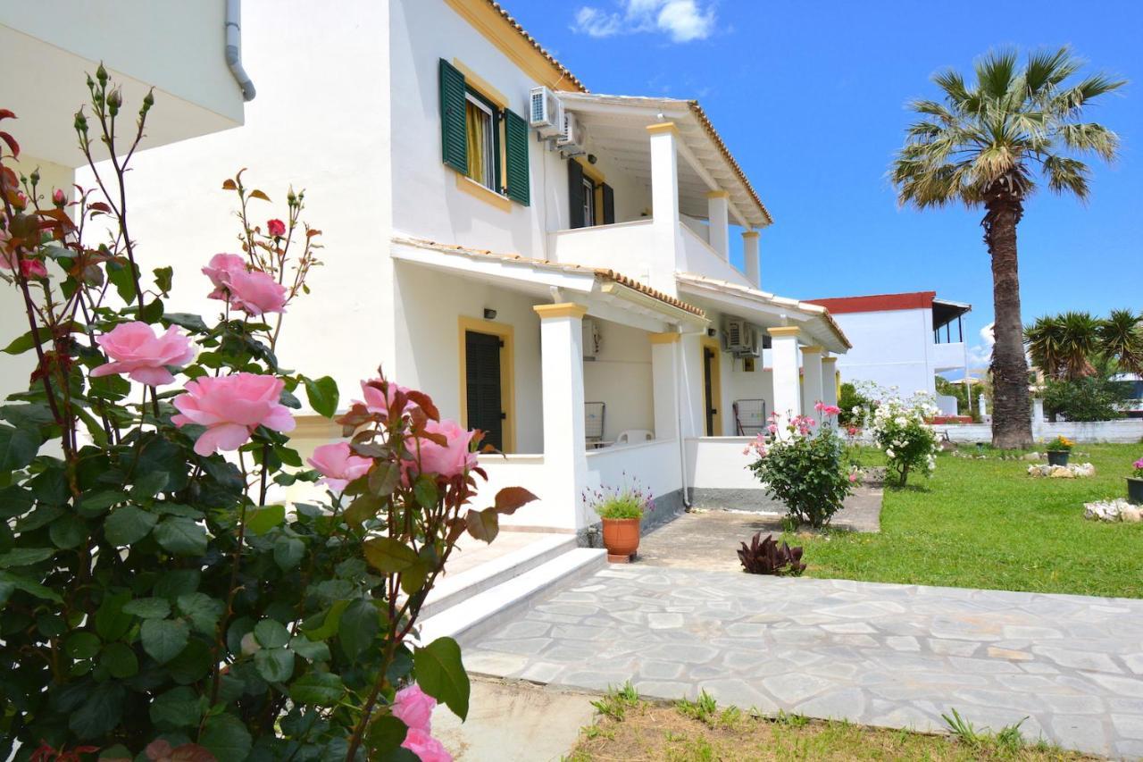 Dolphin Apt & Studios -Next To The Beach Roda  Ngoại thất bức ảnh