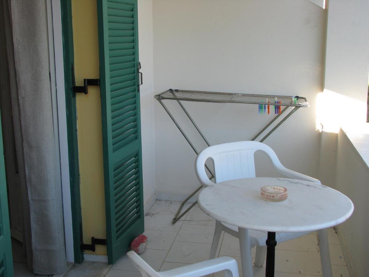 Dolphin Apt & Studios -Next To The Beach Roda  Ngoại thất bức ảnh