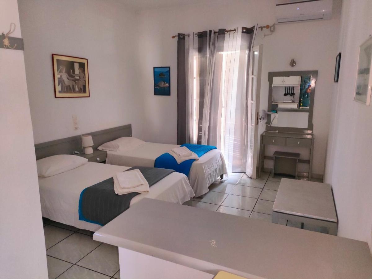 Dolphin Apt & Studios -Next To The Beach Roda  Ngoại thất bức ảnh
