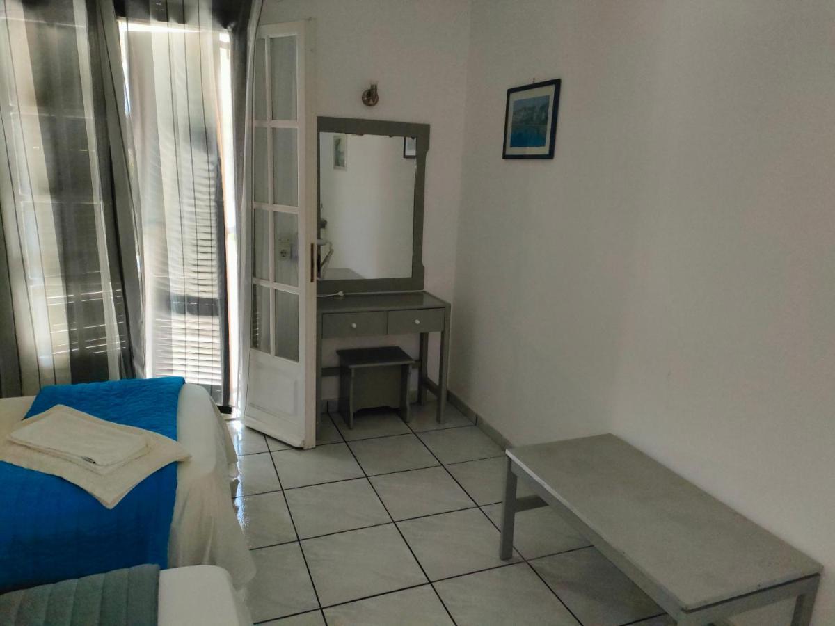 Dolphin Apt & Studios -Next To The Beach Roda  Ngoại thất bức ảnh