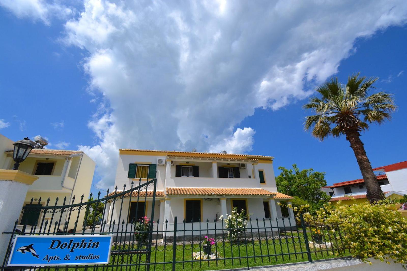 Dolphin Apt & Studios -Next To The Beach Roda  Ngoại thất bức ảnh